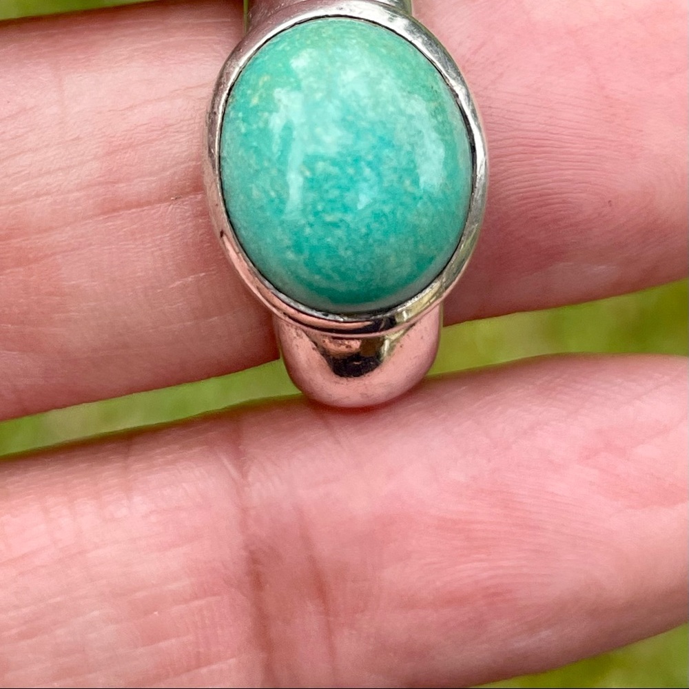 Sterling Silver ring with Turquoise Cabochon Stone.
